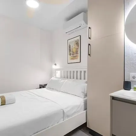 Lovelyloft Toledo B Apartman *